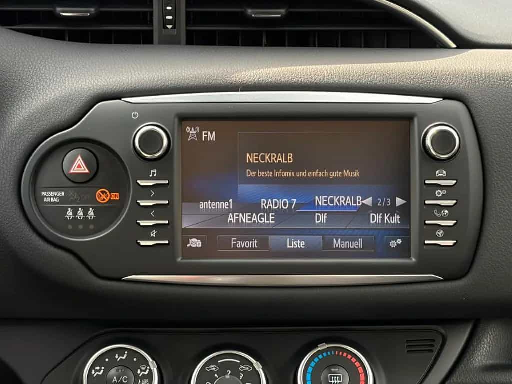 Toyota Yaris 1.5 Ltr. Kamera Klima BLT SHZ LKA AM 11/2018-photo-19