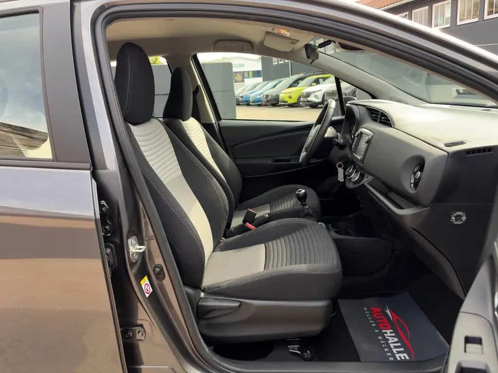 Toyota Yaris 1.5 Ltr. Kamera Klima BLT SHZ LKA AM 11/2018-photo-23