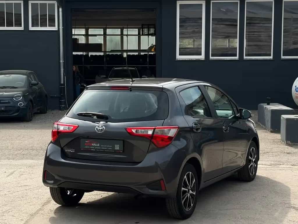 Toyota Yaris 1.5 Ltr. Kamera Klima BLT SHZ LKA AM 11/2018-photo-3