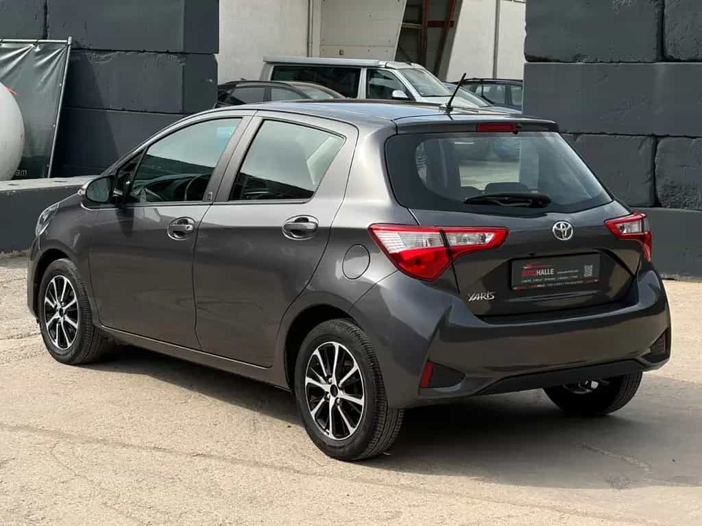 Toyota Yaris 1.5 Ltr. Kamera Klima BLT SHZ LKA AM 11/2018-photo-5