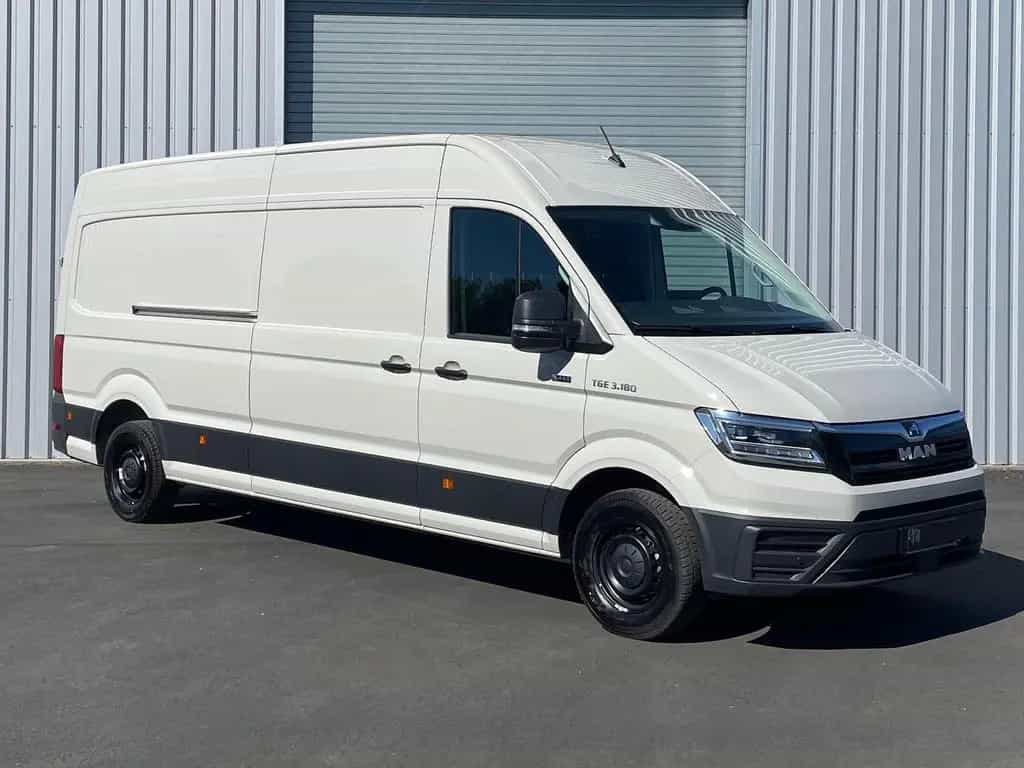 MAN TGE 3.180 L4H3 Kasten 4x4 NAVI PDC LEKRADHZ 11/2025-photo-1