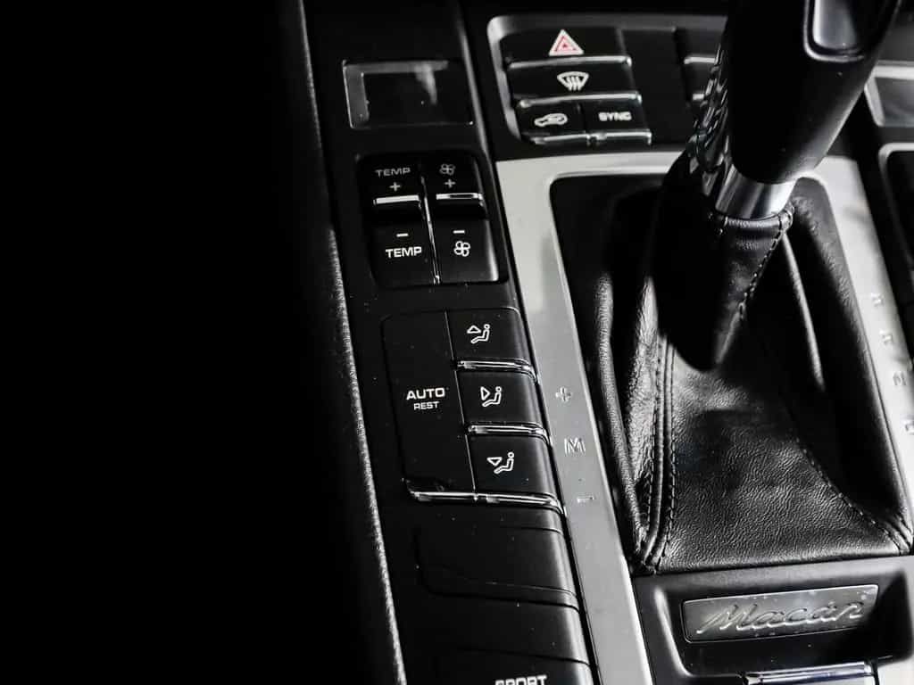 Porsche Macan **PANO-SPUR-CARPLAY-LED-STERNEHIMMEL-DAB+* 07/2020-photo-12