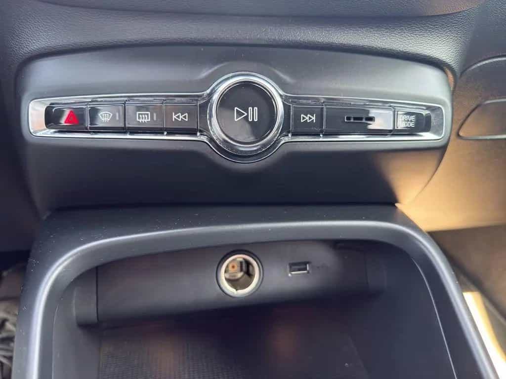 Volvo XC40 D3 Momentum AWD HarmanKardon*Navi*SHZ*Kamer 04/2019-photo-23