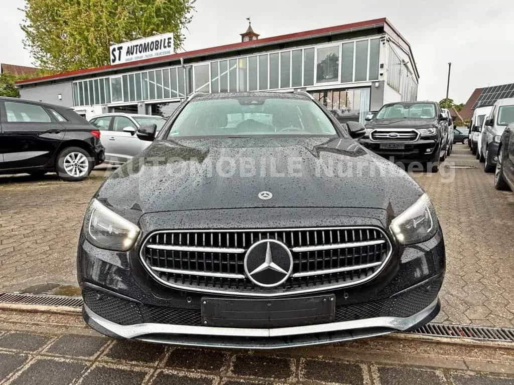 Mercedes-Benz E-Class d T 9G-Tronic Avantgarde*1.HD*AHK*KAMERA* 03/2022-photo-1