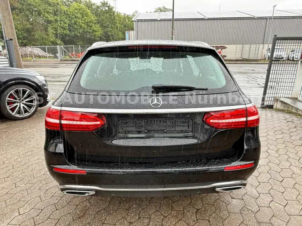 Mercedes-Benz E-Class d T 9G-Tronic Avantgarde*1.HD*AHK*KAMERA* 03/2022-photo-4