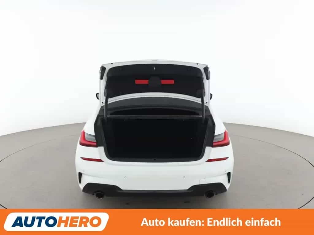 BMW 320 i M Sport Aut.*NAVI*LED*TEMPO*SHZ*PDC*3ZONEN* 08/2021-photo-13