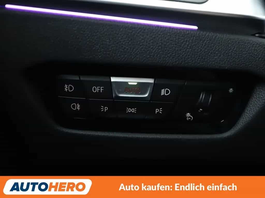 BMW 320 i M Sport Aut.*NAVI*LED*TEMPO*SHZ*PDC*3ZONEN* 08/2021-photo-25