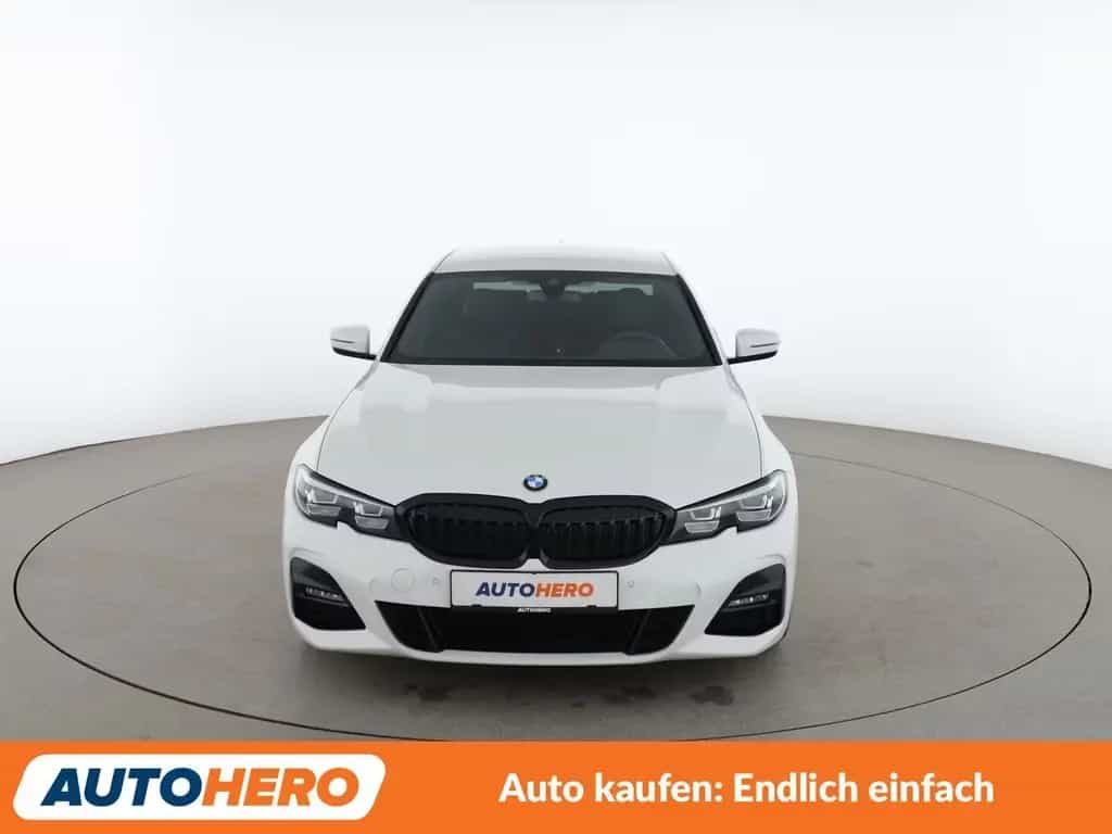 BMW 320 i M Sport Aut.*NAVI*LED*TEMPO*SHZ*PDC*3ZONEN* 08/2021-photo-3