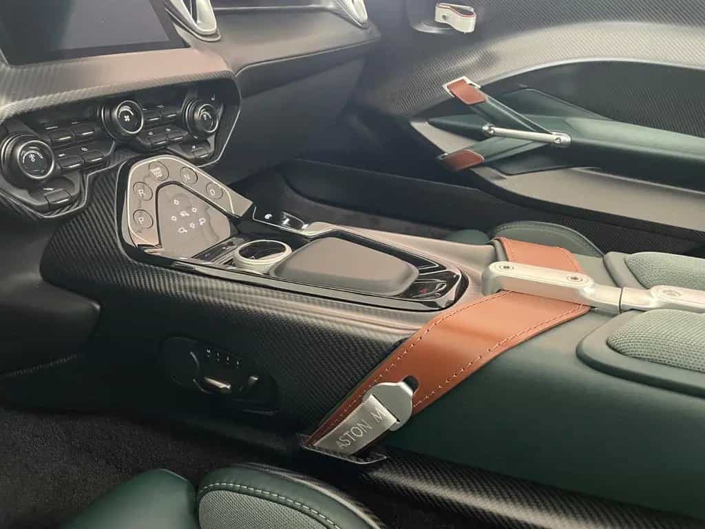 Aston Martin V12 Speedster "1 OF 88" 10/2021-photo-13