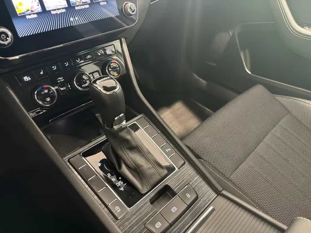 Skoda Superb Lim. Style 1.5TSI DSG LED SHZ KESSY PARK 10/2022-photo-13