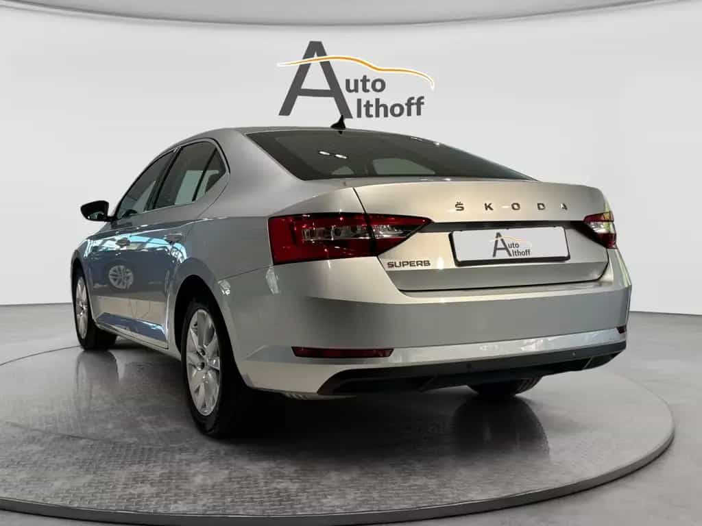 Skoda Superb Lim. Style 1.5TSI DSG LED SHZ KESSY PARK 10/2022-photo-3