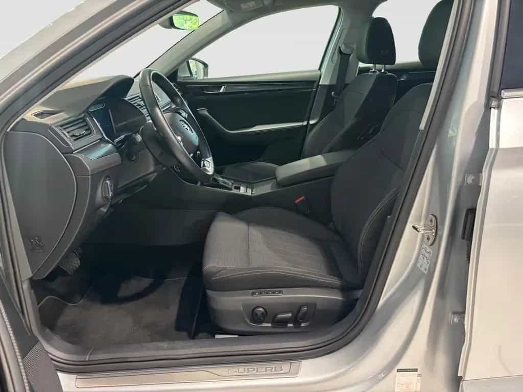 Skoda Superb Lim. Style 1.5TSI DSG LED SHZ KESSY PARK 10/2022-photo-6