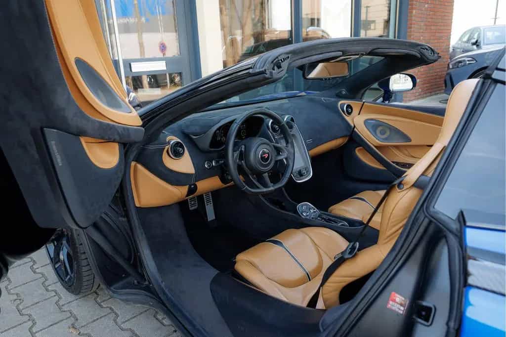 McLaren 570S Spider 570S 3.8 V8 | FULL Service History | 03/2018-photo-12