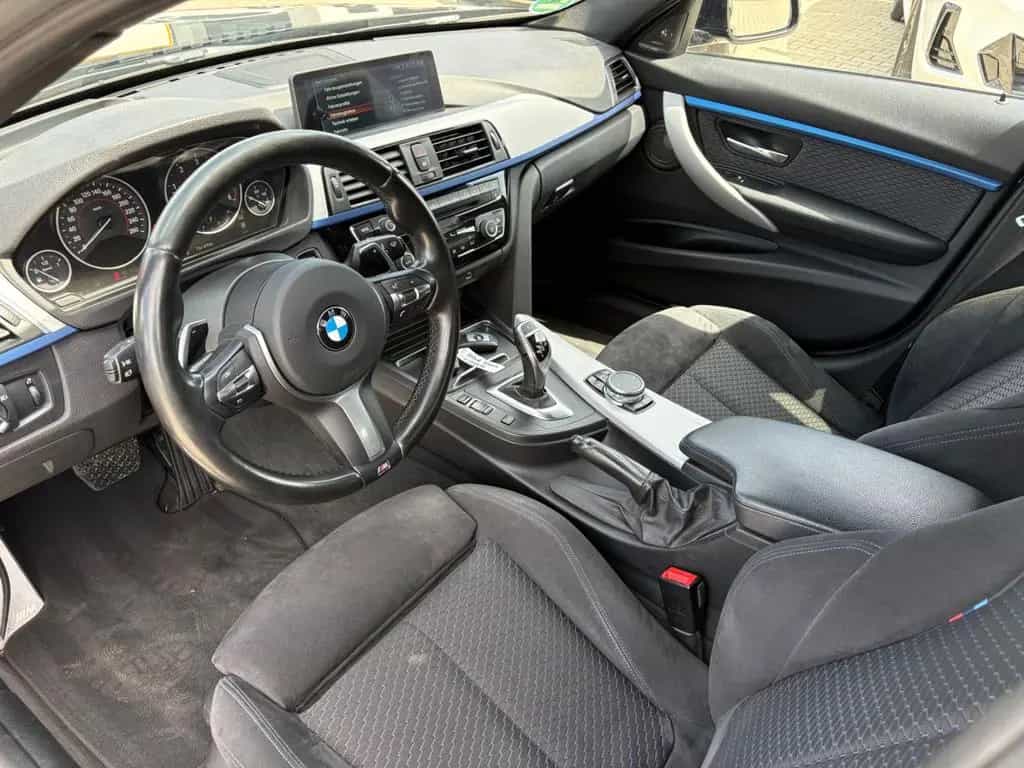 BMW 330 d xDrive Limousine M Sport Shad.Ad.LED HK HUD 04/2017-photo-29