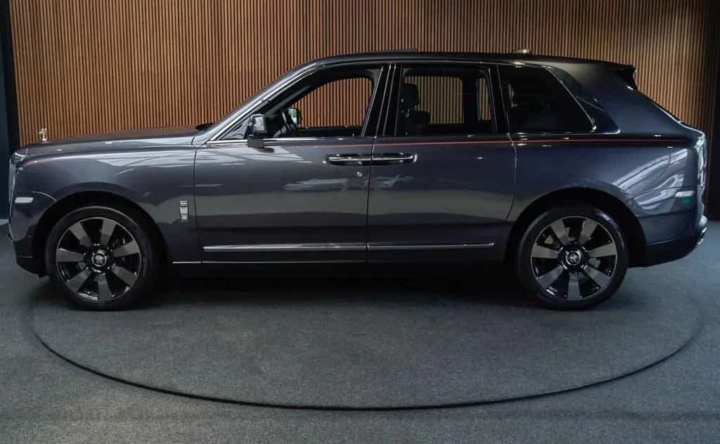 Rolls-Royce Cullinan 6.75 V12 Panodak Leer Navi 360° ACC PDC 08/2019-photo-1