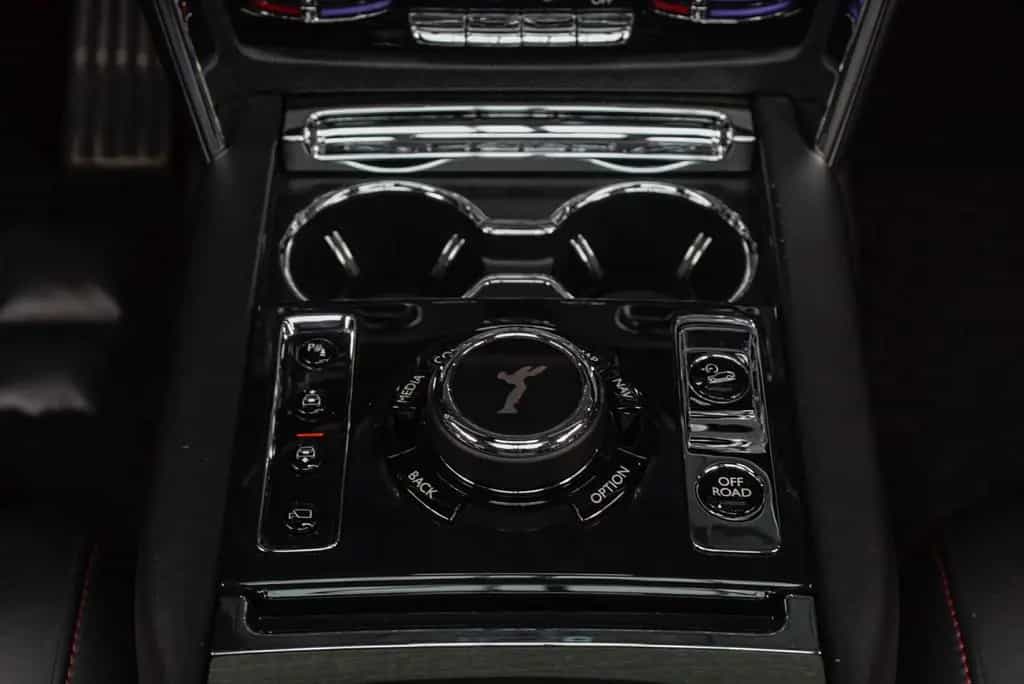 Rolls-Royce Cullinan 6.75 V12 Panodak Leer Navi 360° ACC PDC 08/2019-photo-17