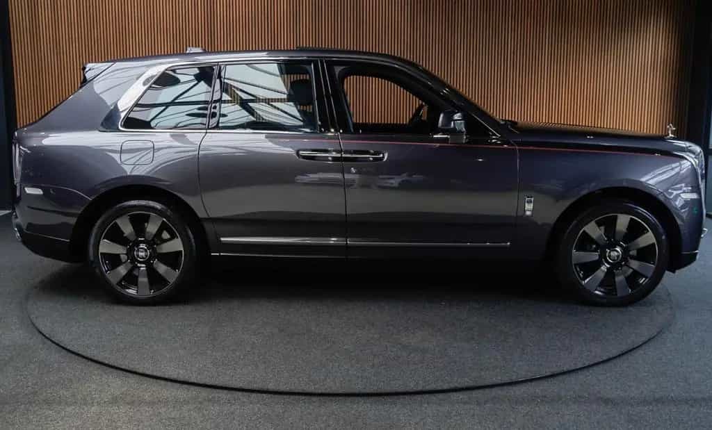 Rolls-Royce Cullinan 6.75 V12 Panodak Leer Navi 360° ACC PDC 08/2019-photo-5