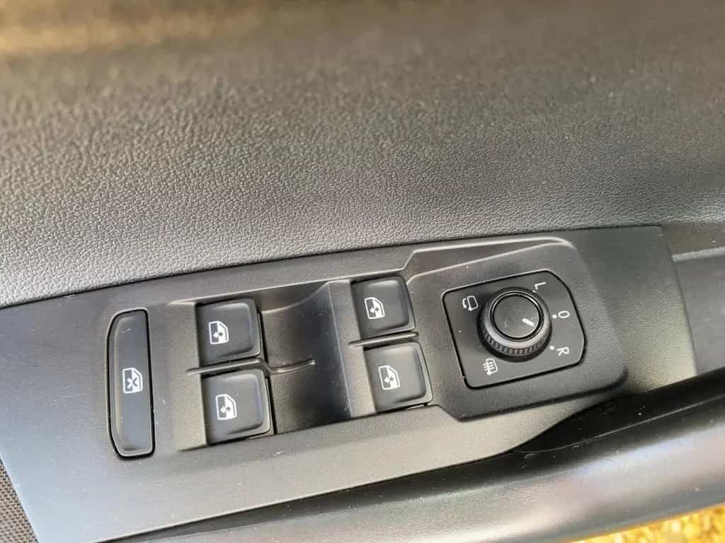 Volkswagen Taigo 1.0 TSI Life DSG*SHZ*LED*SHZ*SpurH*AUT*LM 03/2025-photo-6