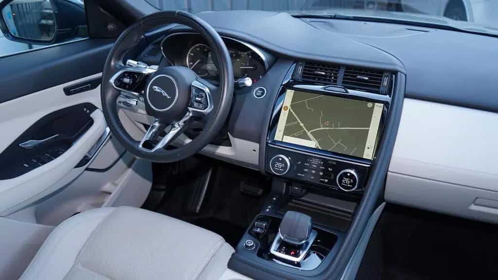 Jaguar E-Pace D200 SE AWD*PANO*STANDHZG.*ACC*20"ALU* 02/2022-photo-2