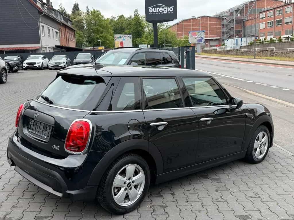 MINI ONE Mini 5-trg. 1 Hand - LED - Navi /// 06/2022-photo-10