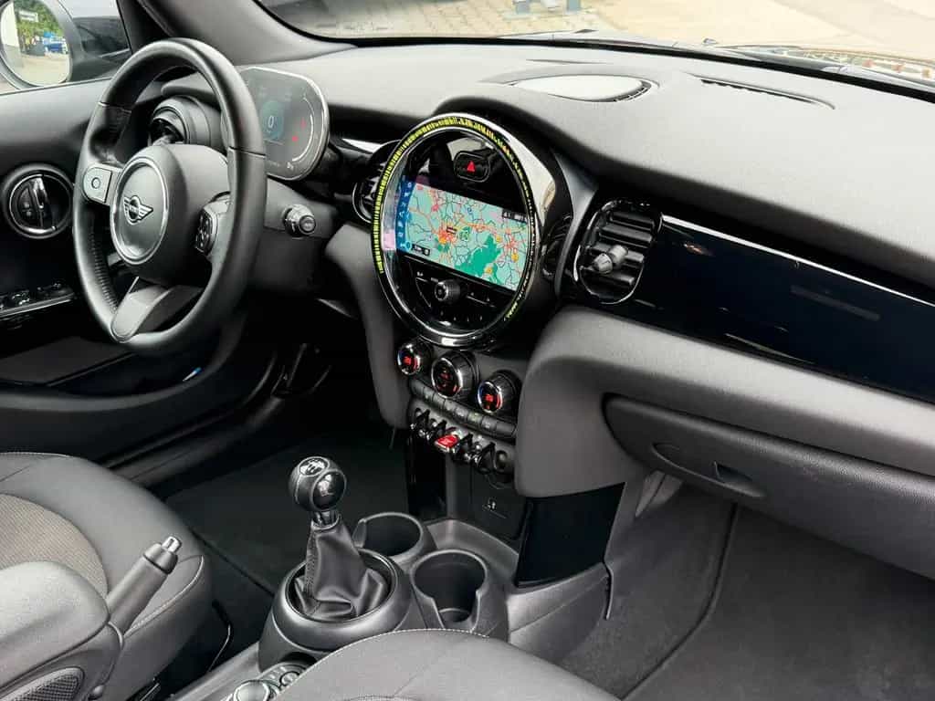 MINI ONE Mini 5-trg. 1 Hand - LED - Navi /// 06/2022-photo-14