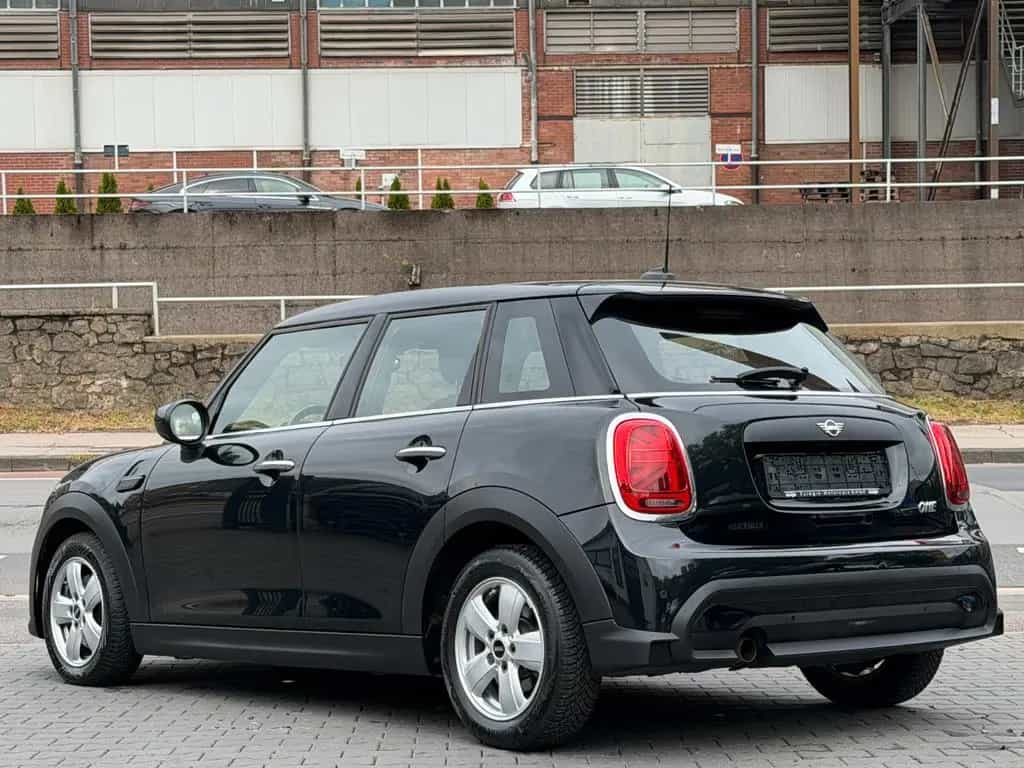 MINI ONE Mini 5-trg. 1 Hand - LED - Navi /// 06/2022-photo-7