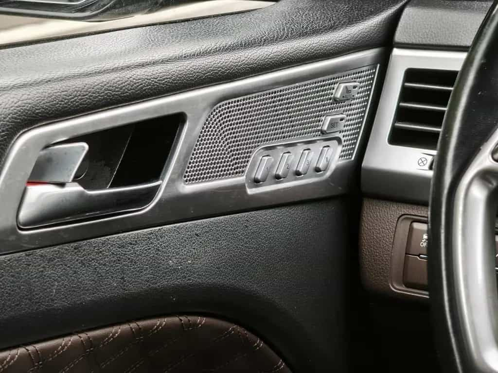 Ssangyong Rexton 2.2 Diesel e-XDi 220 Sapphire 4WD AT 06/2022-photo-15