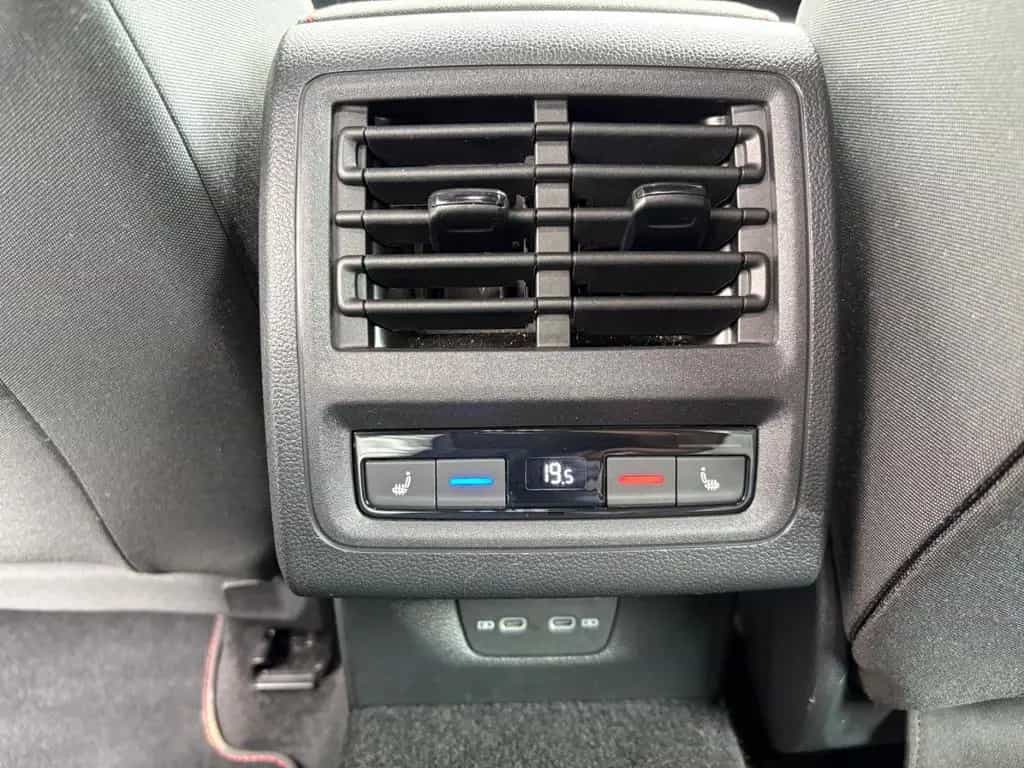 Volkswagen Golf VIII Lim. GTI LED NAVI AppConnect 4x SHZ 08/2021-photo-30