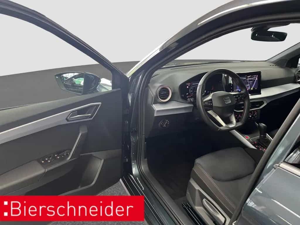 Seat Arona 1.0 TSI DSG AB197EUR FR AHK NAVI REAR VIEW 04/2024-photo-31
