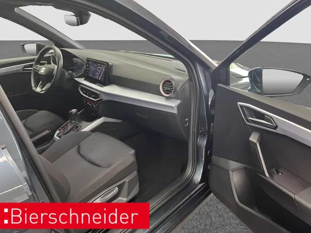 Seat Arona 1.0 TSI DSG AB197EUR FR AHK NAVI REAR VIEW 04/2024-photo-33
