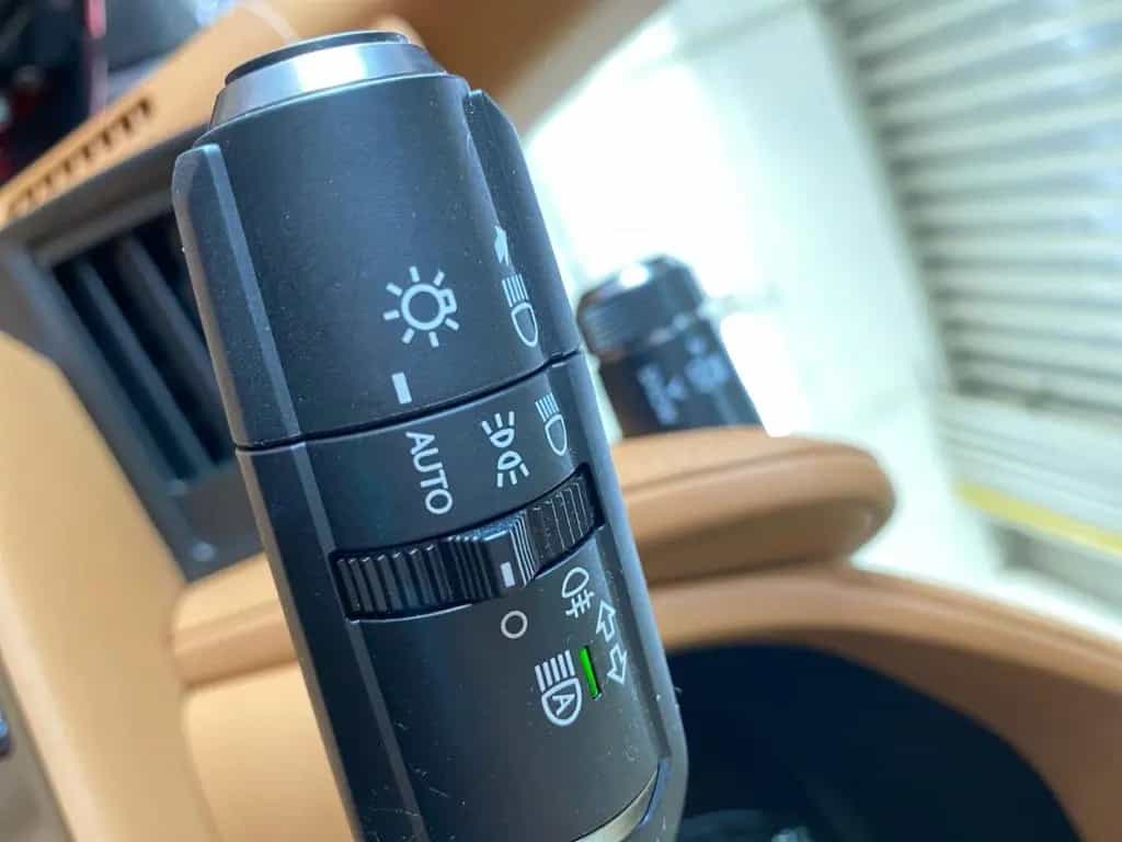 Lexus LC 500 Cabriolet *LED*M Levinson*HUD*Leder*Memor 12/2020-photo-23