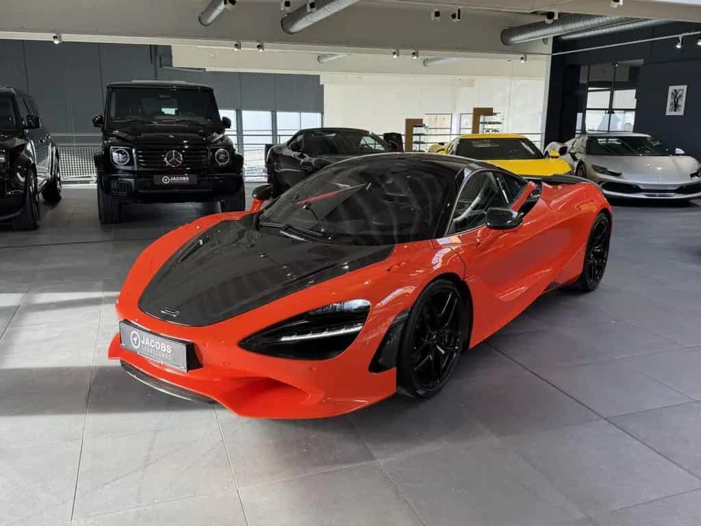 McLaren 750s MSO Carbon Lift B&W Perform Track Cam. 05/2024-photo-0