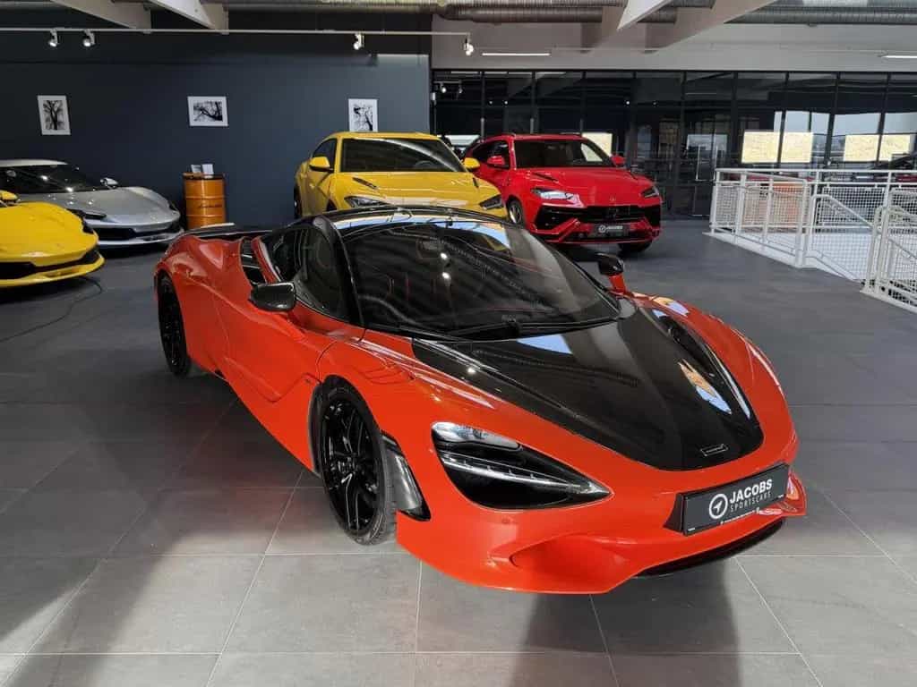 McLaren 750s MSO Carbon Lift B&W Perform Track Cam. 05/2024-photo-1