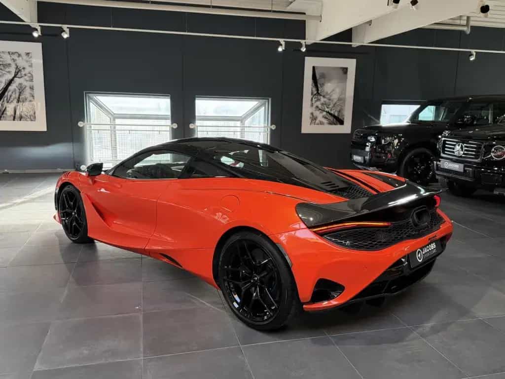 McLaren 750s MSO Carbon Lift B&W Perform Track Cam. 05/2024-photo-10