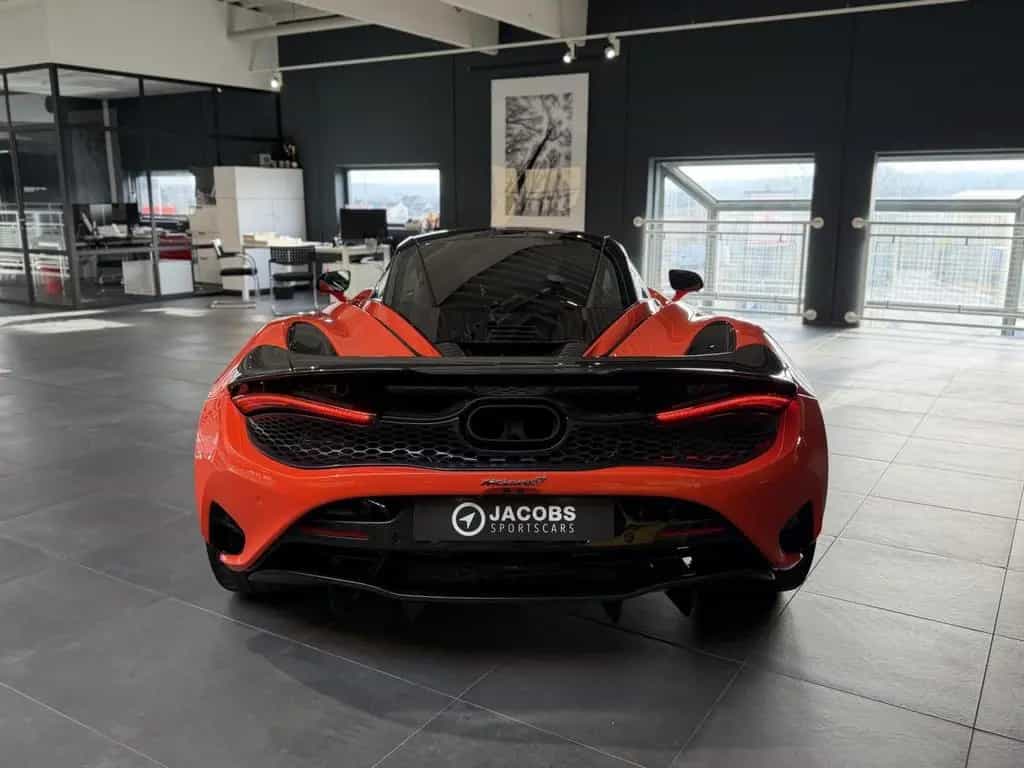McLaren 750s MSO Carbon Lift B&W Perform Track Cam. 05/2024-photo-9