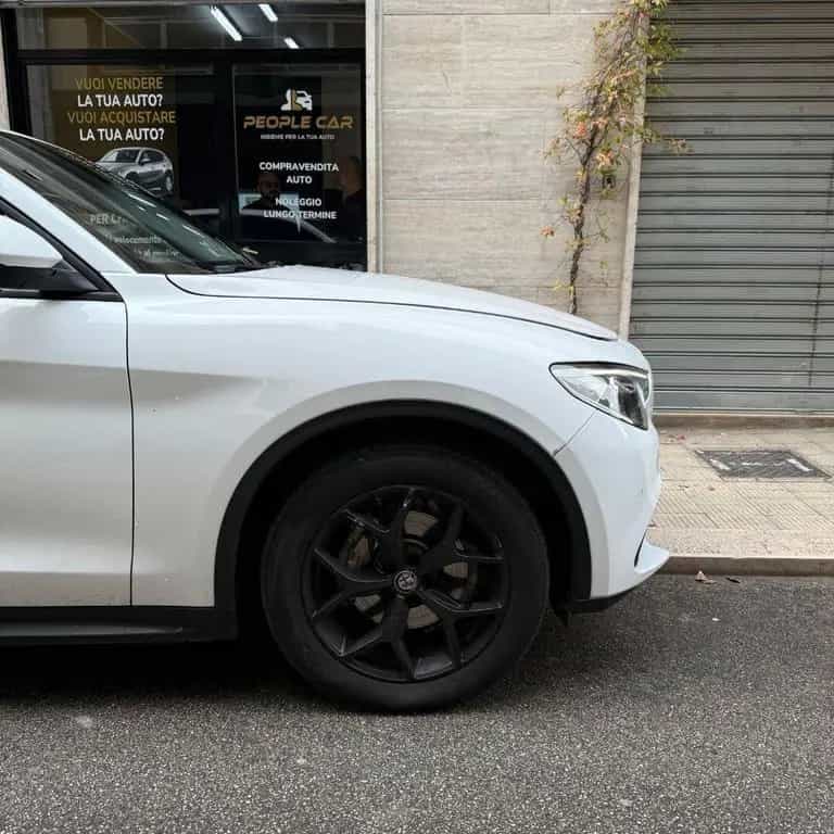 Alfa Romeo Stelvio 2.2 Turbodiesel 180 CV AT8 RW 02/2018-photo-2