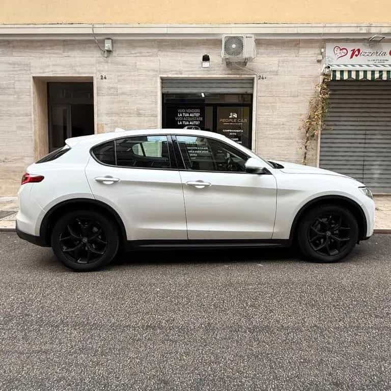 Alfa Romeo Stelvio 2.2 Turbodiesel 180 CV AT8 RW 02/2018-photo-3