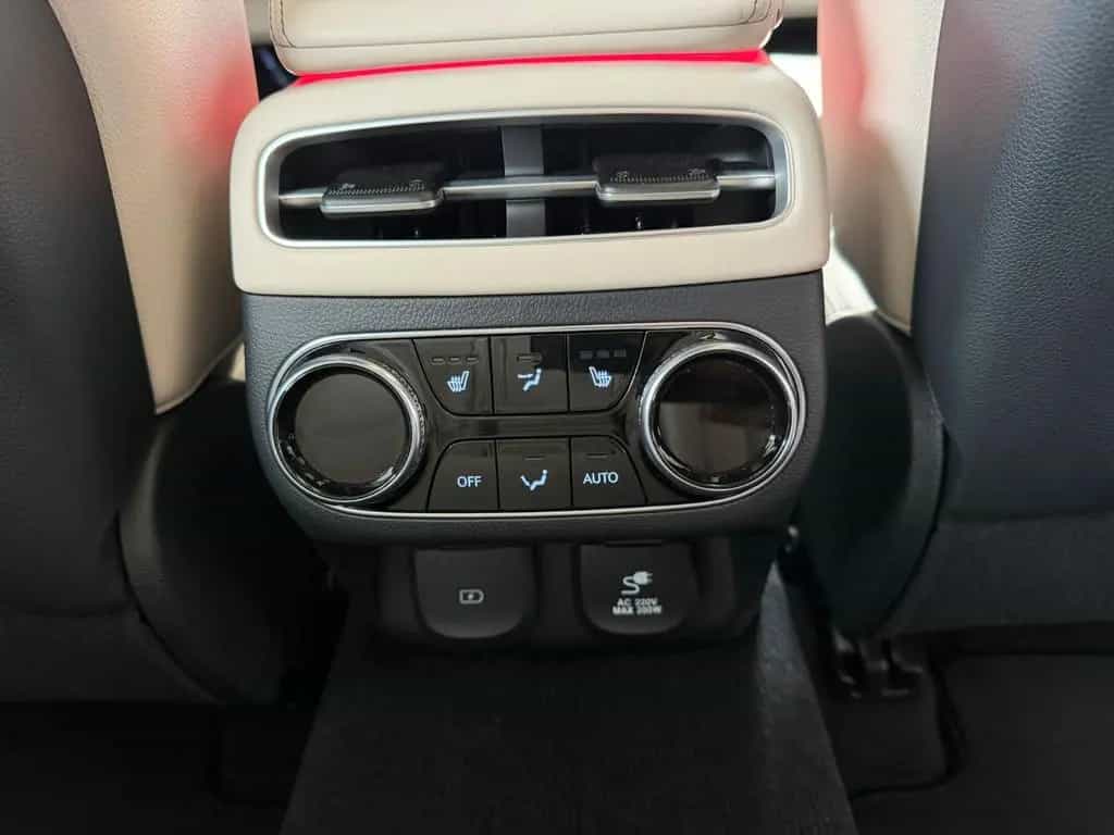 Genesis GV70 2.2 D 8AT AWD Luxury Pano Tech Lexicon Comf 11/2024-photo-11