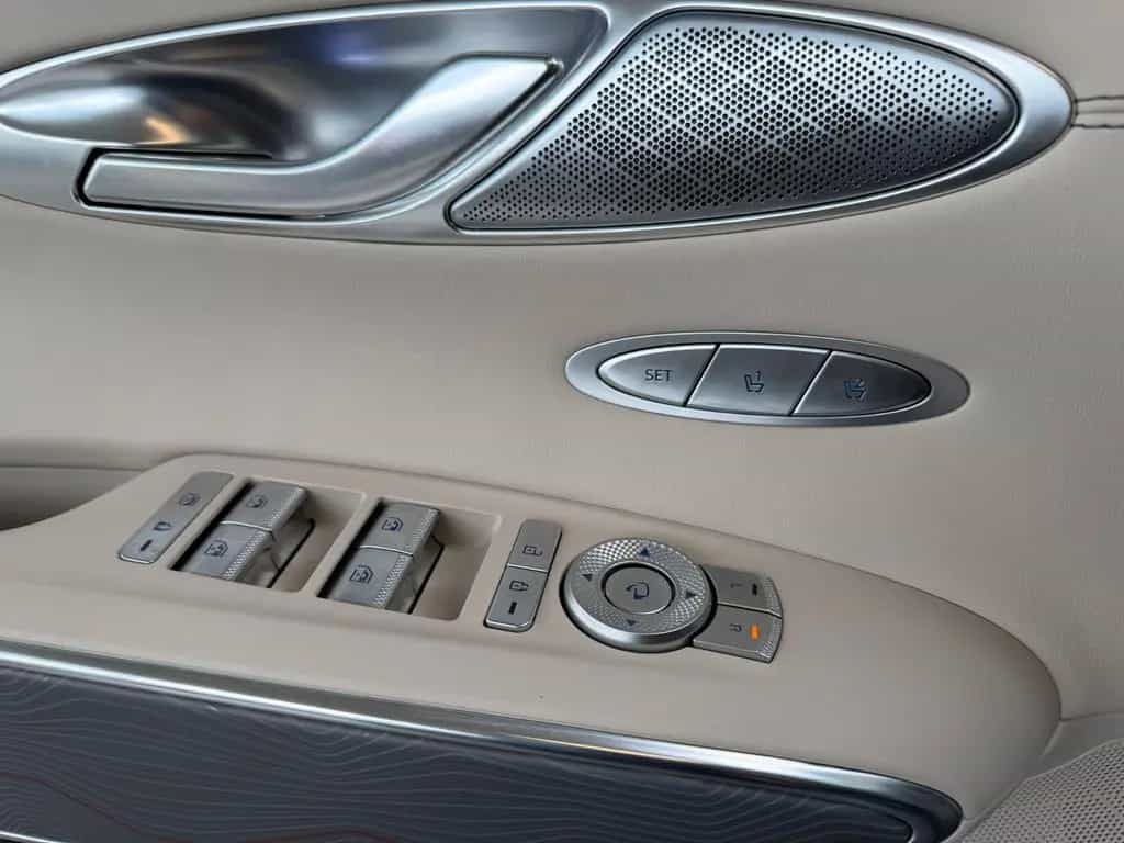 Genesis GV70 2.2 D 8AT AWD Luxury Pano Tech Lexicon Comf 11/2024-photo-17