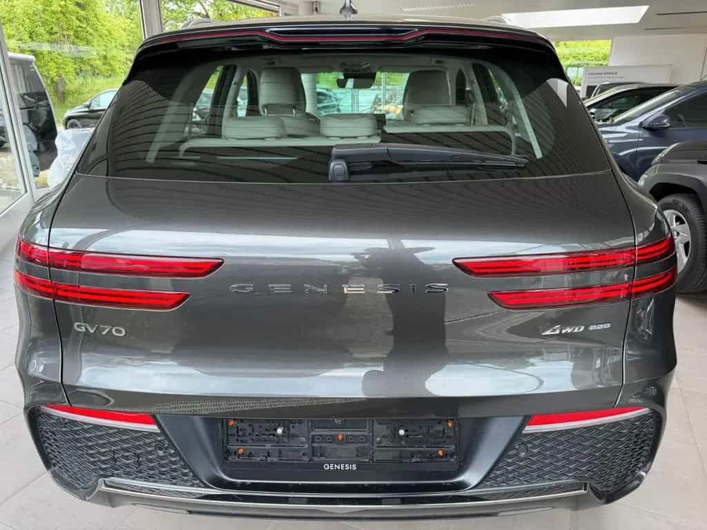 Genesis GV70 2.2 D 8AT AWD Luxury Pano Tech Lexicon Comf 11/2024-photo-3