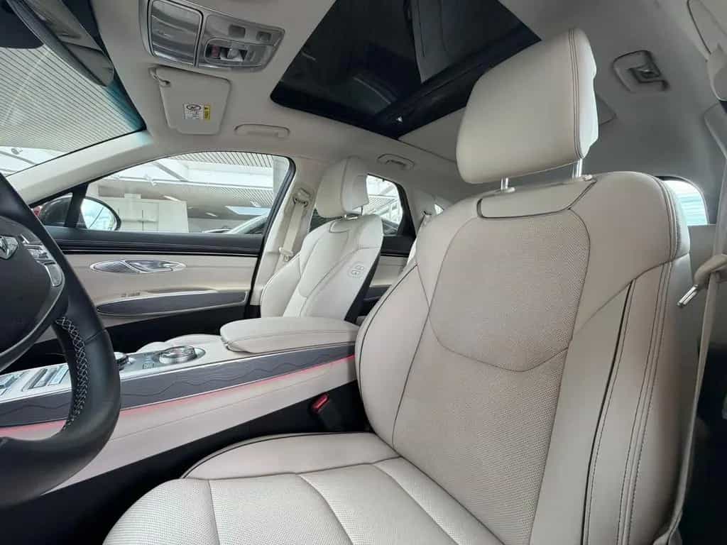 Genesis GV70 2.2 D 8AT AWD Luxury Pano Tech Lexicon Comf 11/2024-photo-9