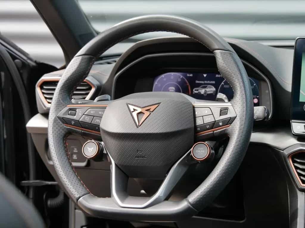 Cupra Formentor VZ 4Drive 310 PS DSG|AHK|Pano|Beats 05/2023-photo-27
