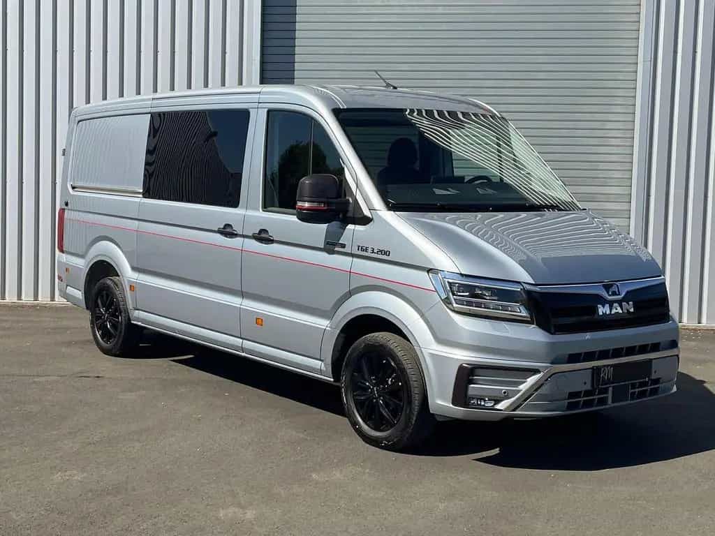 MAN TGE 3.200 L3H2 MIXTO 4x4 Individual S ACC STHZ 04/2026-photo-1