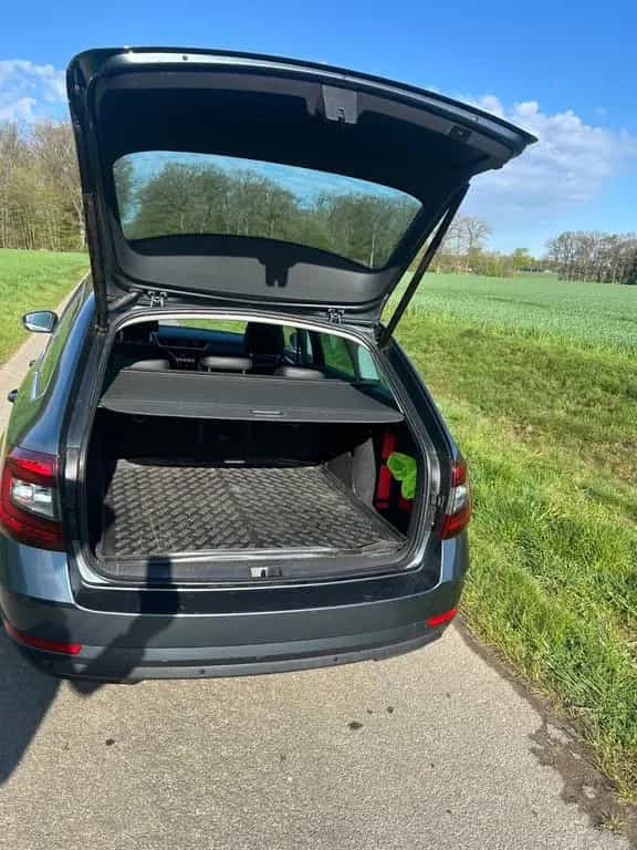 Skoda Octavia 1.6 TDI SCR DSG Style Combi Style 01/2019-photo-2