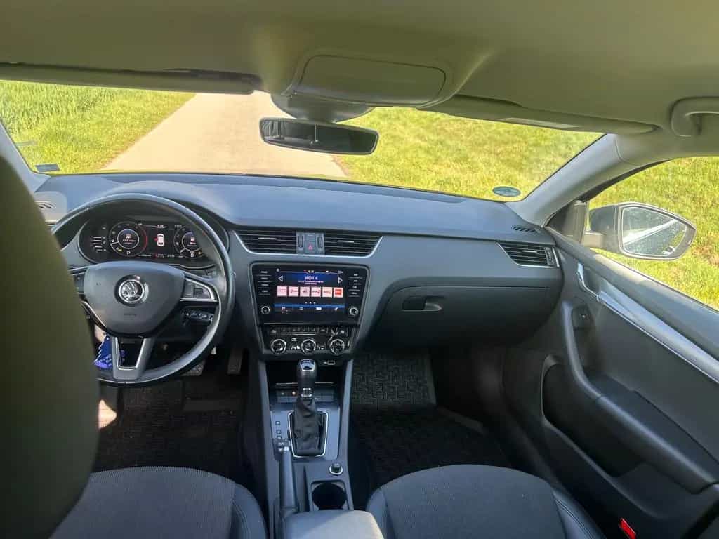 Skoda Octavia 1.6 TDI SCR DSG Style Combi Style 01/2019-photo-9