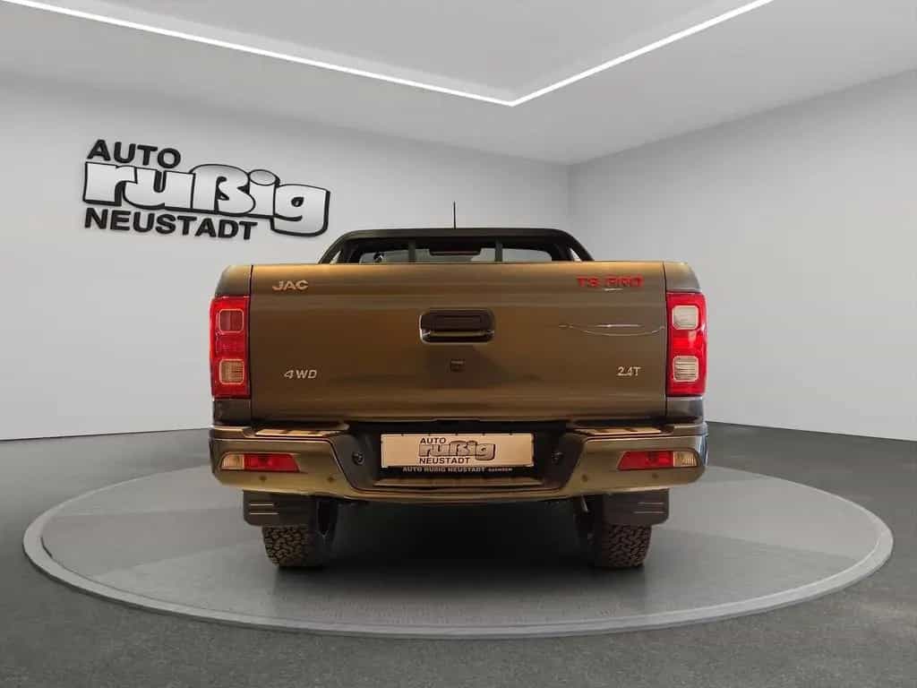 JAC 8 Pro 4WD Pick-Up 2.4 204 PS 06/2023-photo-3