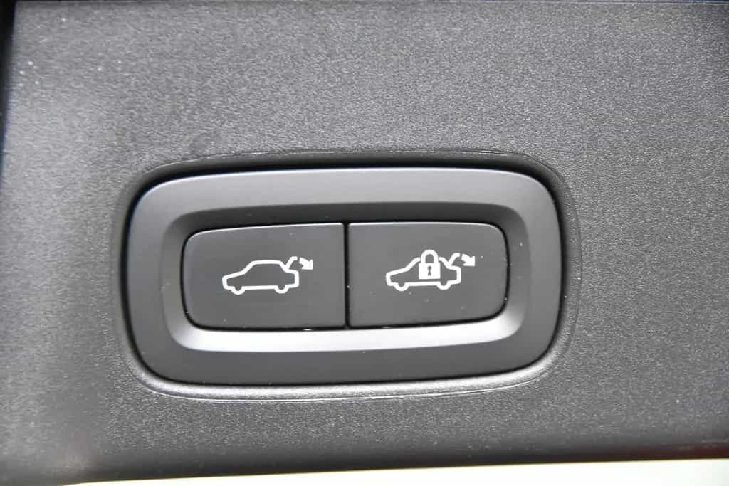 Volvo V90 B4 Inscription *1.Hand*Leder*Memory*AHK* 01/2021-photo-35