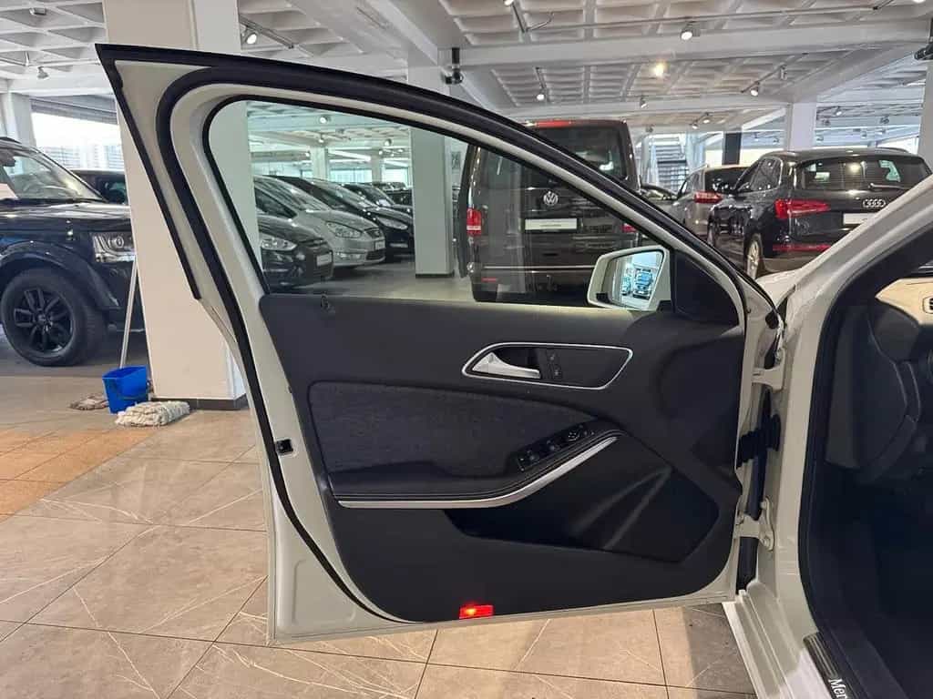 Mercedes-Benz A 200 CDI / d *Automatik*Navi* 05/2014-photo-27