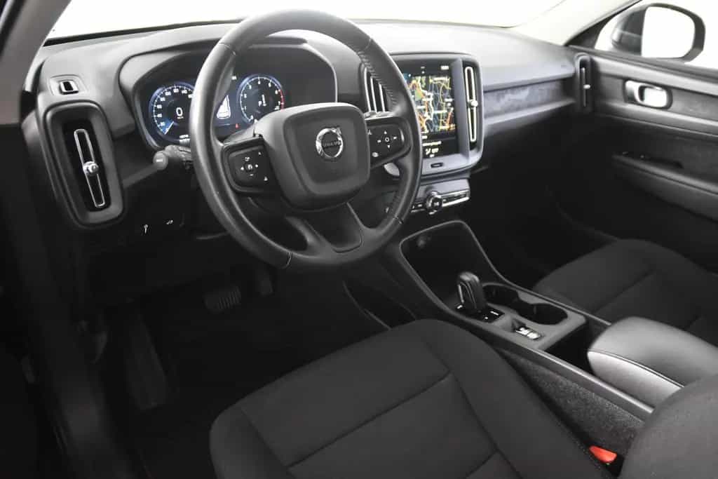 Volvo XC40 T2 Momentum *1.Hand*Navi*Park ass.* 02/2021-photo-11