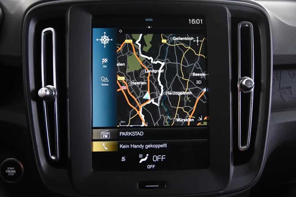 Volvo XC40 T2 Momentum *1.Hand*Navi*Park ass.* 02/2021-photo-13